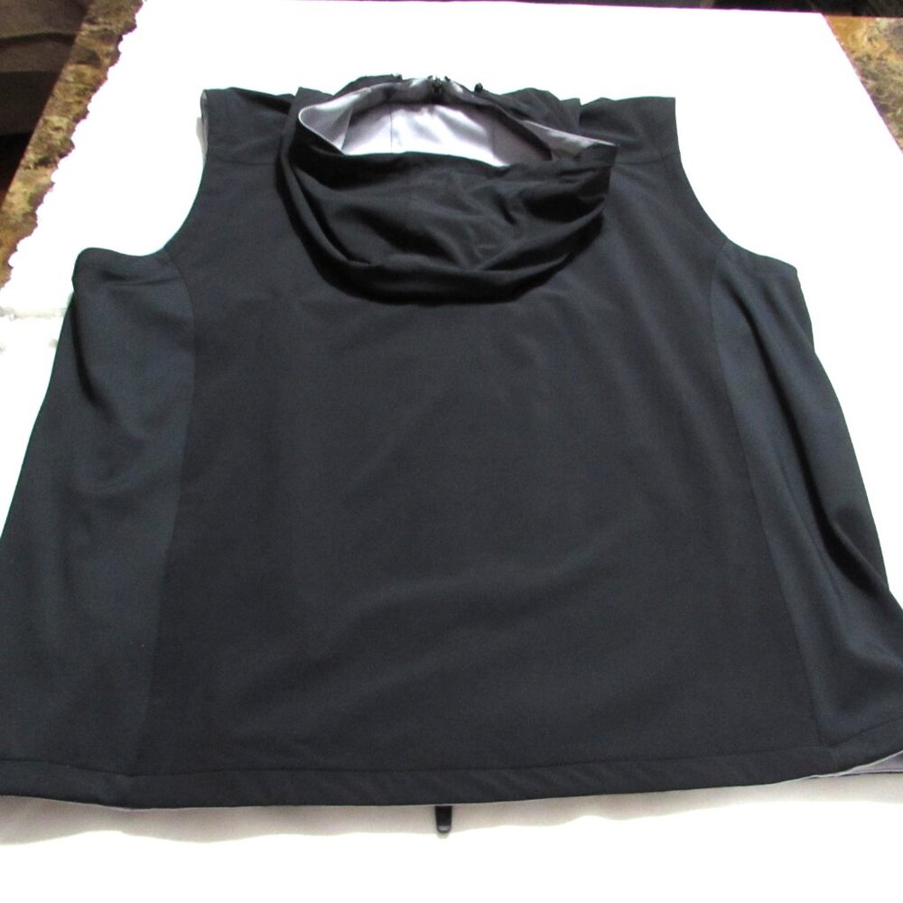 ZERO RESTRICTION Reversible Hooded Vest Black & G… - image 2